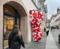 Bild: Petra Hartl
Ein weiteres Geschäft ist am Mittwoch in die Drei Höfe in der Bahnhofstraße eingezogen. Die Sparkasse Amberg-Sulzbach hat hier jetzt ihre Amberger Altstadtfiliale.