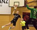 Bild: mhs
Peter Kemptner (Nummer 11/Szene aus einem früheren Spiel) will mit dem Team der HSG Nabburg/Schwarzenfeld aus Roding die Punkte mitnehmen.