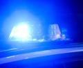 Symbolbild: Julian Stratenschulte/dpa
Ein 44-Jähriger ist der Täter, der Waren aus einem Hofladen in Pilmersreuth an der Straße gestohlen hat.
