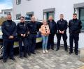 Bild: PI Eschenbach
Die Polizei Eschenbach hat eine Spende über 400 Euro an die Kinderkrebshilfe Oberpfalz Nord übergeben.