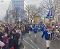 Archivbild: Werner Schulz
Werner Stein (rechts) ist ein Rosenmontags-Veteran des Musikzugs. Zum 46. Mal ist er am Rosenmontag 2025 in Düsseldorf mit dabei. Zum 14. Mal marschiert er als Standartenträger vorneweg.