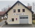 Bild: amö
Das Feuerwehrhaus in Muschenried wartet auf das neue Tragkraftspritzenfahrzeug TSF, das die Wehr erhalten wird.