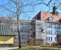 Bild: Petra Hartl
Christian Weiß-Mayer, der Leiter des Erasmus-Gymnasiums in Amberg, hält es sogar für möglich, dass die Täter über dieses Gerüst in das Schulhaus eingedrungen sind.