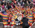 Archivbild: Daniel Löb/dpa
Feierwütige Narren auf den Straßen, fantasievoll verkleidet und lauthals singend: Franken freut sich auf seine Faschingszüge.
