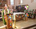 Bild: do
"Ein Ja dem Tanzen und Singen, doch auch die Botschaft Jesu soll uns mit Freude erfüllen", wünscht Pfarrer Johannes Bosco dem Narrenvolk in der Faschingspredigt.