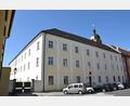 Bild: upl
Das Amtsgericht in Amberg am Paulanerplatz. Dort musste sich ein 59-Jähriger wegen des Verwendens von Kennzeichen verfassungswidriger Organisationen verantworten.