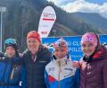 Bild: Iris Uschold
Lukas Loos, Olympiasiegerin Denise Herrmann-Wick, Merle Uschold, Lara Wiesneth (von links) bei der Siegerehrung deutschen Schüler-Cups im Biathlon.