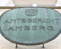 Bild: Petra Hartl
Ein junger Mann musste sich im Amtsgericht in Amberg verantworten, weil er gemeinsam mit Freunden unter anderem Außenspiegel von Autos umgetreten hat.