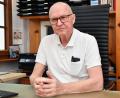 Bild: Petra Hartl
Dr. Eberhard Meier, der seit 41 Jahren seine Praxis am Amberger Paradeplatz betreibt, wird am heutigen 7. März 80 Jahre alt.