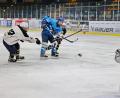Bild: Dieter Jäschke
Mit 15:0 fegte die U17 Memmingen am Samstagabend vom Eis. Damit stand der Gewinn der bayerischen Meisterschaft fest. In dieser Szene schießt Bastian Schwartling auf das Gästetor.