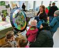 Archivbild: Portner
Das Saatgutfestival in Oberviechtach wird am 16. März wieder ein Erlebnis für die ganze Familie. Das Kreisgartenamt (Bild) bietet heuer ein Samenquiz für Kinder an.