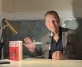 Bild: bod
Horst Eckert bei seiner Lesung aus seinem neuen Roman "Nacht der Verräter" in der "Locke" in Pressath.