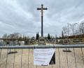 Bild: Petra Hartl
Der Bereich um das Hochkreuz am Katharinenfriedhof in Amberg ist gesperrt.