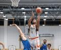 Archivbild: Dieter Jäschke
Rasheed Reams springt am höchsten: Die Neustädter Basketballer wollen auch in Wolnzach zum "Höhenflug" ansetzen.