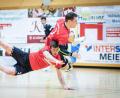 Bild: Guenter Uschold
Da kommen sich doch glatt Michael Fleischer und Jannik Uschold bei einem Angriff am Kreis in die Quere. Im Heimspiel gegen Regensburg II wollen die Oberviechtacher Handballer nicht ganz so hektisch agieren.