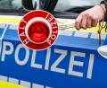 Symbolbild: Jan Woitas/dpa
Einen überladenen Sattelzug stoppte die Polizei bei Tirschenreuth.