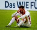 Bild: Roland Weihrauch/dpa
Für Christian Kühlwetter und Jahn Regensburg sieht es in der 2. Liga düster aus.