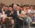 Bild: Hirsch
Applaus für den Fastenprediger: 600 Besucher kamen am Samstag zum Starkbierfest in die Wackersdorfer Sporthalle.