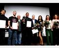 Bild: gsp
Die Sportler des Jahres im Landkreis Amberg-Sulzbach ehren BLSV-Kreisvorsitzender Thomas Gebele (Dritter von links) und Landrat Richard Reisinger (Vierter von rechts). Ausgezeichnet werden (von links): Tim Wild (3. Platz), Nick Kellermann (2. Platz), Toby Mihalik (1. Platz), Jenny Wurster (1. Platz), Silke Fersch (2. Platz) und Gabi Keck (3. Platz).