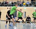 Archivbild: Hubert Ziegler
Schöne Ballannahme von Johannes Helm (vorne, Szene aus einem früheren Spiel) vom VC Amberg. Die Amberger Volleyballer müssen im letzten Spiel der Saison gegen den TSV Mühldorf ran.