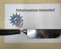 Bild: Polizeiinspektion Schwandorf
Ein 22-Jähriger attackiert in Schwandorf seine Mutter und seine Schwester und bedroht sie mit einer abgebrochenen Bierflasche und einem Fleischerbeil.