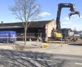 Bild: wro
Mit den Abrissarbeiten auf dem Wiesauer Bahnhofsareal wurde das Abbruchunternehmen Plannerer beauftragt.