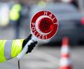 Bild: Sven Hoppe/dpa
Die Polizisten hielten den Angaben zufolge das verdächtige Auto am Freitagnachmittag an. (Symbolbild)