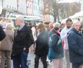 Bild: Kunz
Die Besucher strömen am Sonntag zum Mittefastenmarkt in der Weidener Altstadt.