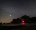 Bild: Sternfreunde Amberg-Ursensollen
Zum ersten Mal findet im Planetarium Ursensollen eine Lesung statt: Am 3. Mai liest Rudolf von Waldenfels dort unter der Sternenkuppel aus seinem Roman "In die Nacht".