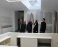 Bild: prh
Bernhard Spachtholz, Helmut Kick, Cassandra Bscherer und Aaron Kapornyai (von links) machen sich in der Baustelle ein Bild über den Stand der Umbauarbeiten. Bereits Ende April zieht hier das THZ ein.