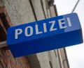 Symbolbild: Peter Kneffel/dpa
Die Polizei und ein Senior aus Altenstadt suchen nach einem Autodieb.
