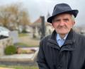 Bild: Gabi Schönberger
Alfred Jakob erlebt den evangelischen Friedhof nur mehr als Besucher. Über 50 Jahre lang hat er sich um die Anlagen gekümmert. Mit fast 97 Jahren hat er sich den Ruhestand nun redlich verdient.