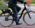 Symbolbild: Friso Gentsch/dpa
Ein bislang Unbekannter hat ein hochwertiges Pedelec gestohlen, das vor einem Haus an der Hermann-Löns-Straße in Marktredwitz angekettet war. Die Polizei bittet um Zeugenhinweise.
