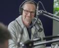 Bild: Marco Meier
Jürgen Rumrich, der sportliche Leiter der Blue Devils Weiden, reflektiert im Podcast-Studio von Oberpfalz Medien die gerade zu Ende gegangene DEL2-Saison seines Teams.