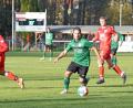 Archivbild: Gebert
Der Tabellenzweite SV Mitterteich II geht ersatzgeschwächt ins Derby gegen die SpVgg Wiesau. Bei der Landesliga-Reserve fehlt unter anderem der verletzte Spielertrainer Matthias Männl (grünes Trikot, Szene aus dem Spiel beim TSV Waldershof/0:0).