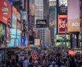 Bild: Michael Kappeler/dpa
Für Reisen in die USA (im Bild: der New Yorker Times Square) müssen sich Urlauber vorher um eine ESTA kümmern.