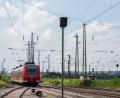 Archivbild:  Guido Kirchner
Der Bau von Oberleitungen (hier am Bahnhof in Dortmund) ist ein zentraler Bestandteil der geplanten Elektrifizierung ostbayerischer Bahnstrecken.