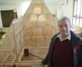 Archivbild: Gabi Schönberger
Josef Hauer und eines seiner Dachstuhlmodelle