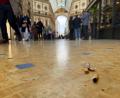 Bild: Christoph Sator/dpa
In der Viktor-Emanuel-II.-Galerie, der Einkaufspassage Galleria Vittorio Emanuele II, liegen Zigarettenkippen auf dem Boden.