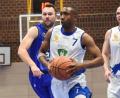 Archivbild: G. Büttner
Die Weidener Basketballer um Chris Hill (am Ball) mussten sich in Rattelsdorf geschlagen geben.