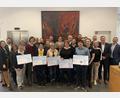 Bild: HypoVereinsbank/UniCredit Bank/Wolfgang Mai
Insgesamt 13.000 Euro an Spenden erhielten verschiedene Organisationen aus den Stiftungen, die ehrenamtlich von Mitarbeitern der Hypo-Vereinsbank verwaltet werden.