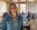 Bild: Sarah Gallitzendörfer
Eveline Dal ist die neue Pflegelotsin beim Steinwaldnetz. Sie ist ab sofort telefonisch und per Mail erreichbar. Wer immer Fragen zur Pflege eines Angehörigen hat, kann sich jederzeit bei ihr melden.