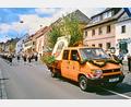 Archivbild: Wolfgang Erhart/exb
Beim Heimatfest im Jahr 2000 gab es einen prächtigen Festzug. Für das Fest heuer im Juli liegt die Zahl der angemeldeten Teilnehmer schon bei knapp 1000.