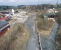 Bild: bey
Auf der Fläche des jetzigen Birkenbestandes, von dort noch rückwärtig bis zum ehemaligen Düngelager und im Hintergrund bis zum ehemaligen Lokschuppen (Bildmitte), soll der Batteriespeicher errichtet werden.