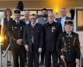 Bild: ksa
Die Bergbau-Elite mit ihren Gästen (von links): Stellvertretende Bundesschatzmeisterin Tamara Kraus, der neue 2. Bundesvorsitzende Armin Kraus, Landrat Richard Reisinger, Staatsminister Florian Hermann, Bürgermeister Stefan Frank, Bundesvorsitzender Bernd Stahl, Landtagsabgeordneter Harald Schwartz und Ehrenmitglied Altbürgermeister Gerd Geismann.