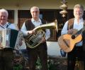 Bild: Hirsch
Machen seit 30 Jahren gemeinsam bodenständige Oberpfälzer Volksmusik: "Die Selbergstrickten" Karl Grabinger, Willi Riedhammer und Willi Stöhr (von links).