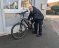 Bild: wrl
Nach der langen Standzeit über den Winter sollte man sein Rad einmal durchchecken - Fahrradhändler Robert Kostner weiß, worauf man achten muss.