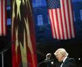 Bild: Uncredited/Pool/AP/dpa
US-Präsident Trump erhöht im Zollstreit den Druck gegen China - und lenkt gegenüber anderen Ländern ein.