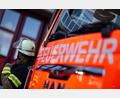 Symbolbild: Marijan Murat/dpa
Einsatzkräfte von Feuerwehr, Rettungsdienst und Polizei rückten in Wunsiedel aus.