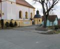 Bild: prh
Die Sanierung des Kirchenvorplatzes in Stein muss ebenso wie die Sanierung der Gemeindeverbindungsstraße zwischen Leichau und Schönthan noch bis zum nächsten Jahr warten.